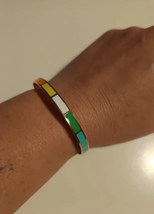 Bracelet jonc doré motifs colorés géométriques, style moderne et ludique, merk: MelyBelle, staat: Nieuw zonder prijskaartje, € 11,00, € 12,25 inclusief Kopersbescherming