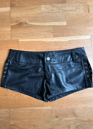 Mini short taille basse en similicuir y2k gabriette rock emo 2000s 90s indie sleaze bratz, marque: je ne sais pas, état: Très bon état, taille: L / 40 / 12, 30,00 €, 32,20 € Protection acheteurs incluse