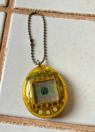 Tamagotchi P1 P2 Shell jaune 1996, marque: Tamagotchi, état: Neuf sans étiquette, taille: Taille unique, 14,00 €, 15,40 € Protection acheteurs incluse