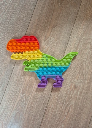 Pop it Dinosaure 60 pops, état: Très bon état, taille: 3 ans / 98 cm, 2,00 €, 2,80 € Protection acheteurs incluse