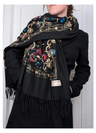 Écharpe brodée noire (cachemire), neuve #brodNoire, brand: Cashmere, condition: New with tags, €24.90, €26.85 includes Buyer Protection