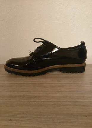 Chaussures plates noires vernies pointure 41, merk: Trend One, staat: Heel goed, maat: 41, € 12,00, € 13,30 inclusief Kopersbescherming