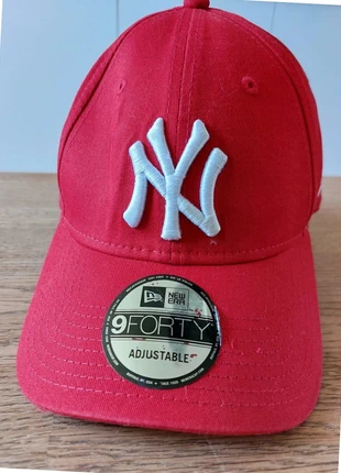 Casquette New Era , rouge , logo NY brodé relief fil blanc. Genuine Merchandise, merk: New Era, staat: Heel goed, maat: Universele maat, € 13,50, € 14,88 inclusief Kopersbescherming