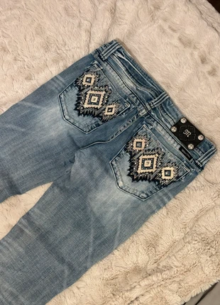 Crazy Miss Me Jeans Bootcut/ Low waist Size 30, merk: Miss Me, staat: Heel goed, maat: XS / 34 / 6, € 47,00, € 50,05 inclusief Kopersbescherming