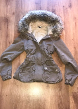 Winter Xs, beige, Hollister Abercrombie and Fitch style, vintage cropped 2000s avant garde y2k 90s, brand: Hollister, condition: Very good, size: 2 / XS, $27.00, $29.05 includes Buyer Protection