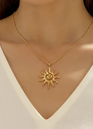 Collier pendentif soleil plaqué or KC femme, bijou élégant et minimaliste, brand: Soleil, condition: Very good, €26.90, €28.95 includes Buyer Protection