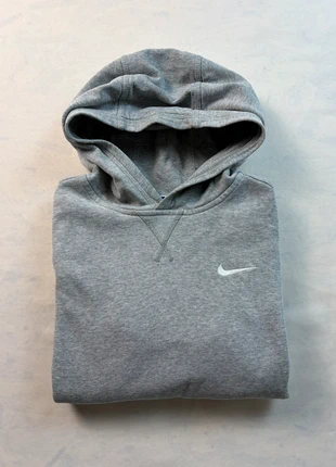 Pull Nike à capuche, logo cœur, brodé gris taille L. Enfants, marque: Nike, état: Très bon état, taille: L, 24,00 €, 25,90 € Protection acheteurs incluse