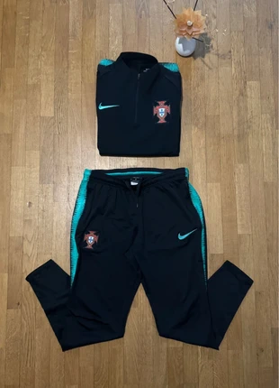 Ensemble survêtements Nike du Portugal en M, marque: Nike, état: Très bon état, taille: M, 60,00 €, 63,70 € Protection acheteurs incluse