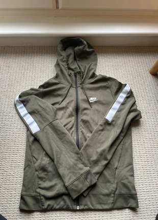 Nike zip up, brand: Nike, condition: Very good, size: S, £5.00, £5.95 includes Buyer Protection