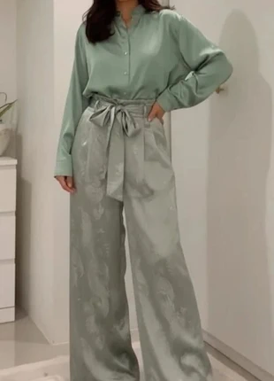 Pantalon satin vert d’eau large, taille haute nouée, taille L, brand: Shorty, condition: Very good, size: L / 40 / 12, €46.90, €49.95 includes Buyer Protection