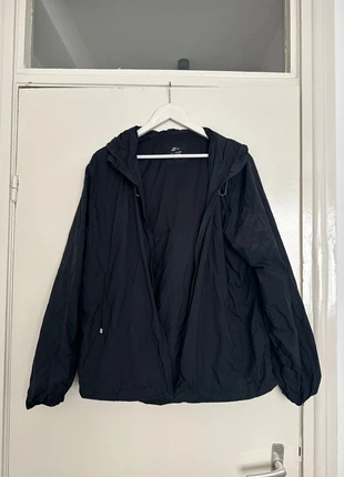 Windbreaker / windjas / hardloopjack ARKET maat L, marque: ARKET, état: Très bon état, taille: L, 25,00 €, 26,95 € Protection acheteurs incluse