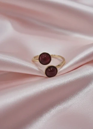 Bague ajustable en acier inoxydable – Avec pierres rouges, marque: Fantaisie, état: Neuf sans étiquette, taille: Ajustable, 2,50 €, 3,33 € Protection acheteurs incluse