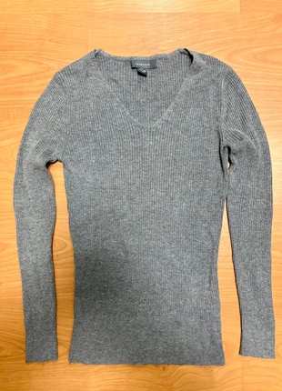 Suéter gris canalé ajustado cuello en V – básico elegante Primark, marca: Primark, estado: Novo sem etiquetas, tamanho: S / 36 / 8, €6.00, €7.00 inclui Proteção do Comprador