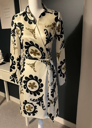 Robe portefeuille Mango en tissu italien à motifs baroques taille S, marque: Mango, état: Très bon état, taille: S / 36 / 8, 15,00 €, 16,45 € Protection acheteurs incluse