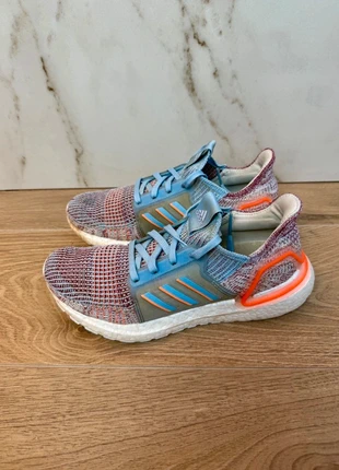 Baskets running Adidas – Ultraboost – taille 38 ⅔ – très bon état, merk: adidas, staat: Heel goed, maat: 38.5, € 30,00, € 32,20 inclusief Kopersbescherming