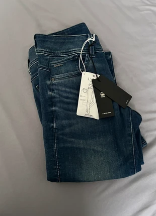 Jean skinny Gstar neuf 30/34, marque: G-Star, état: Neuf avec étiquette, taille: M / 38 / 10, 20,00 €, 21,70 € Protection acheteurs incluse