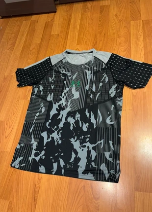 Camiseta Under Armour – confort y estilo superior, marque: Under Armour, état: Neuf sans étiquette, taille: M, 15,00 €, 16,45 € Protection acheteurs incluse