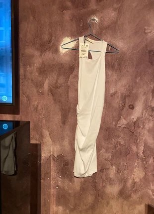 Très jolie robe taille M, marque: Bershka, état: Neuf sans étiquette, taille: M / 38 / 10, 7,50 €, 8,58 € Protection acheteurs incluse