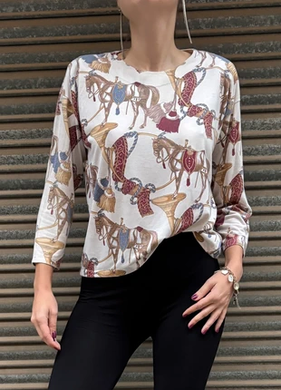 Equestrian horses print 3/4-sleeve top with padded shoulders - Top estampado ecuestre, marca: comodín, estado: Muy bueno, tamaño: M / 38 / 10, 15,00 €, 16,45 € Protección al comprador incluida