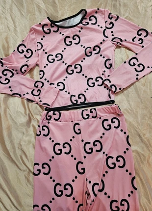 Soft material jogging set sleepwear legging croptop luxurious pink black letters G, marque: Pink, état: Neuf sans étiquette, taille: M / 38 / 10, 22,00 €, 23,80 € Protection acheteurs incluse