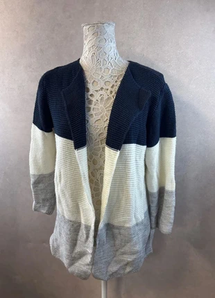 Gilet marine gris, beige et bleu marine – Taille M – Lot MI33, staat: Heel goed, maat: M / 38 / 10, € 9,00, € 10,15 inclusief Kopersbescherming Pro