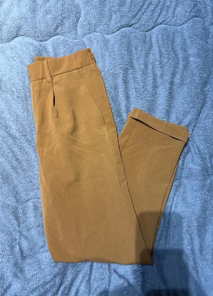Pantalon camel coupe droite – taille haute, marque: Stradivarius, état: Très bon état, taille: S / 36 / 8, 8,00 €, 9,10 € Protection acheteurs incluse