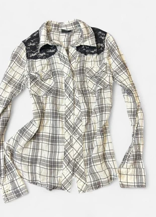 Y2K plaid black and white button up longsleeve collared with black lace, brand: NO LABEL, condition: Very good, size: 8 / M, $12.00, $13.30 includes Buyer Protection