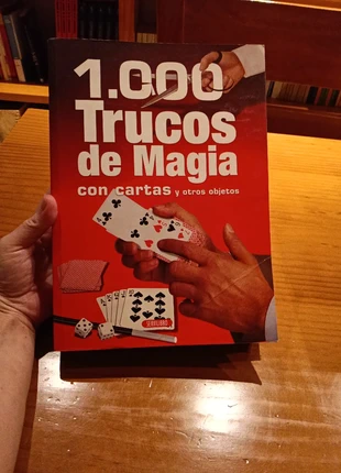 Libro '1000 trucos de magia con cartas y otros objetos', état: Bon état, 4,00 €, 4,90 € Protection acheteurs incluse