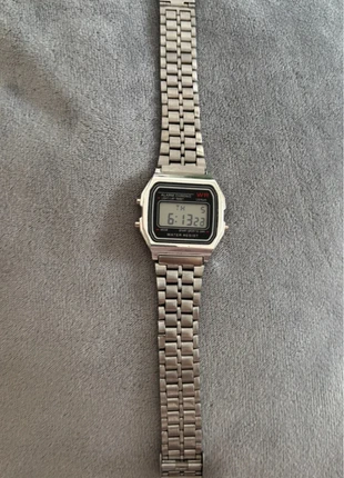 Montre style casio gris vintage y2k, marque: CASIO, état: Neuf sans étiquette, taille: Taille unique, 11,50 €, 12,78 € Protection acheteurs incluse