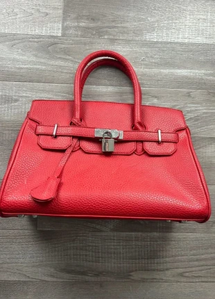 Sac Vintage en cuir rouge, marque: Vintage Dressing, état: Très bon état, 15,00 €, 16,45 € Protection acheteurs incluse
