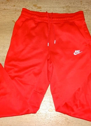 jogging Nike tech pantalon Rouge taille S, marque: Nike, état: Très bon état, taille: S, 19,11 €, 20,77 € Protection acheteurs incluse