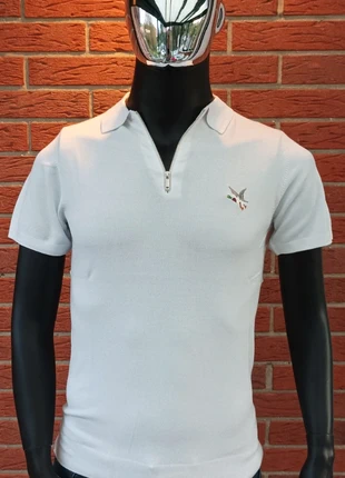 Polo Chevignon taille S neuf Blanc emballage d'origine, marque: Chevignon, état: Neuf avec étiquette, taille: S, 18,00 €, 19,60 € Protection acheteurs incluse