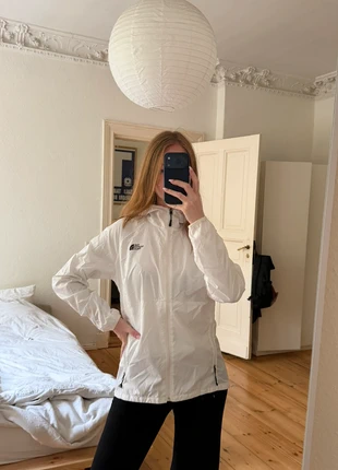 The North Face weiße Regenjacke windbreaker gorp Core Hiking, merk: The North Face, staat: Heel goed, maat: M / 38 / 10, € 35,00, € 37,45 inclusief Kopersbescherming