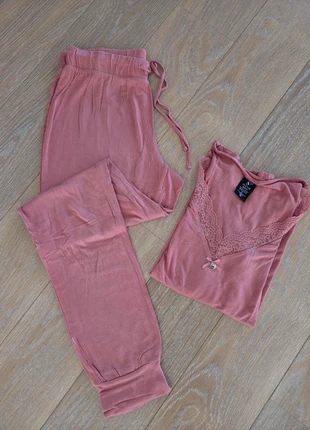Loungeset / pyjama sylvie meis maat S, merk: Sylvie, staat: Heel goed, maat: S / 36 / 8, € 5,00, € 5,95 inclusief Kopersbescherming