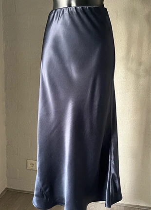 Mooie lange satijnen rok, merk: Next, staat: Heel goed, maat: L / 40 / 12, € 15,00, € 16,45 inclusief Kopersbescherming
