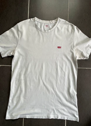 T-shirt Levis, brand: Levi's, condition: Good, size: M, €3.00, €3.85 includes Buyer Protection