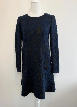 Robe Bash taille 1 soit S bleue et noire parfait état, merk: Ba&sh, staat: Heel goed, maat: S / 36 / 8, € 35,00, € 37,45 inclusief Kopersbescherming