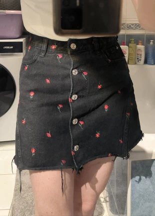 Jupe courte en jean, merk: Pimkie, staat: Nieuw zonder prijskaartje, maat: S / 36 / 8, € 10,00, € 11,20 inclusief Kopersbescherming