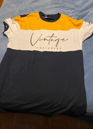 Tee-Shirt Vintage, brand: Vintage, condizioni: Buone, taglia: XL, €1.00, €1.75 include la Protezione acquisti