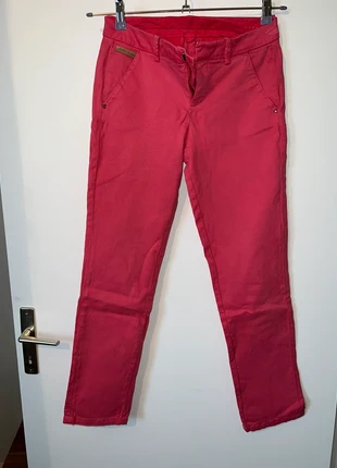 Jean/chino slim Guess T.24 - Couleur Fuchsia/Framboise Éclatante - TOP Tendance, marca: GUESS, estado: Muito bom, tamanho: S / 36 / 8, €15.00, €16.45 inclui Proteção do Comprador