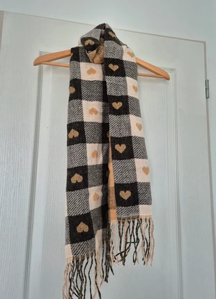 Echarpe d'hiver femme motif cœur neuve, brand: Boutique indépendante, condition: New without tags, €14.00, €15.40 includes Buyer Protection