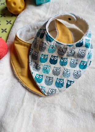 Lot de deux bavoirs bandana bébé, brand: Création Française, condition: Very good, €10.00, €11.20 includes Buyer Protection