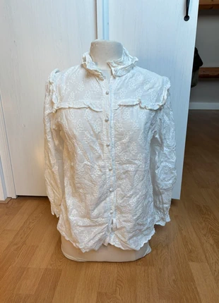 Broderie blouse, merk: Millenium, staat: Heel goed, maat: L / 40 / 12, € 8,00, € 9,10 inclusief Kopersbescherming