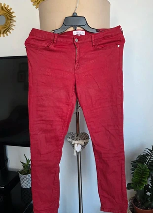 Jean huilé Mango Belle, marque: Mango, état: Très bon état, taille: XL / 42 / 14, 6,00 €, 7,00 € Protection acheteurs incluse