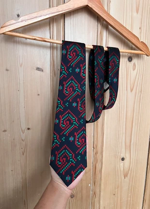 Vintage 100% silk red and green Christmas tie, brand: Vintage Dressing, condition: Very good, £12.00, £13.30 includes Buyer Protection