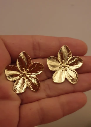 Boucles d'oreilles fleurs d'hibiscus dorées 🌸, condition: Very good, €6.00, €7.00 includes Buyer Protection Pro
