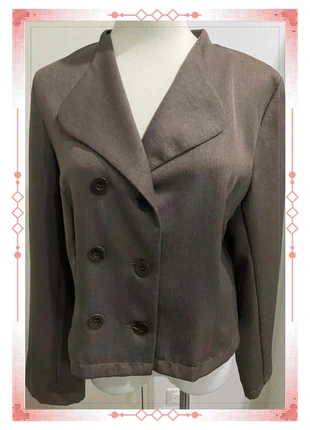 Blazer Claire Delandes court marron manches longues Vintage Taille 40, marque: Vintage Dressing, état: Neuf sans étiquette, taille: L / 40 / 12, 9,90 €, 11,10 € Protection acheteurs incluse