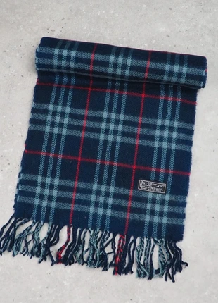 Echarpe Burberry bleu foncé en laine homme/femme logo brodé, marke: Burberry, zustand: Sehr gut, 32,00 €, 34,30 € beinhaltet Vinted-Käuferschutz Pro