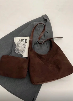 Sac fourre tout avec porte monnaie neuf jamais porté, état: Neuf sans étiquette, 13,99 €, 15,39 € Protection acheteurs incluse