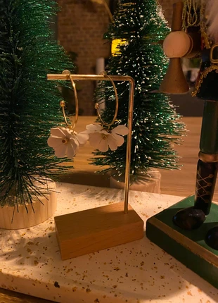 🎄boucle d’oreilles femme pendante doree fleurs blanche neuf avec emballage idée cadeau noël, brand: Boutique Bohéme, condition: New with tags, €4.50, €5.43 includes Buyer Protection